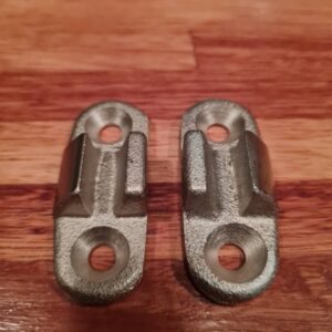 Latches ambulance door top and bottom