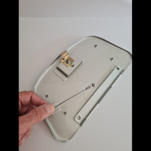 Wire glove compartment