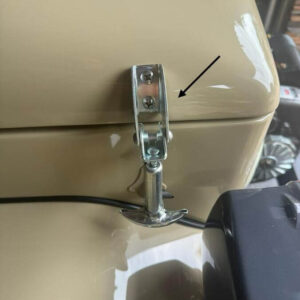 Bonnet catch each 2 of