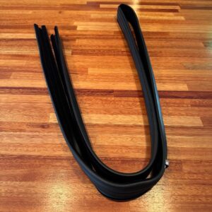 Door run glass L and R for quartervent