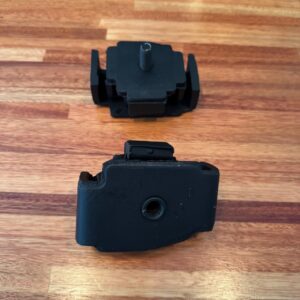 H Model engine mountings each