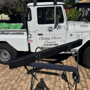 Plain bumper with shackle points - powdercoated