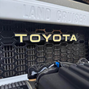 Pre 80 post 74 TOYOTA Grill Emblem