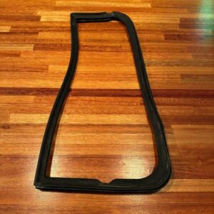 Quartervent window rubber RH