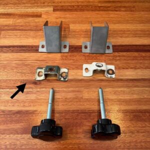 Windscreen fastern bracket set