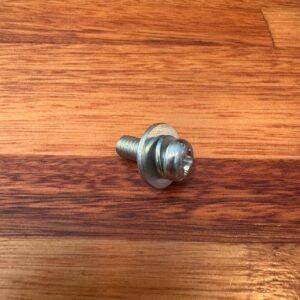 Top door bow screw