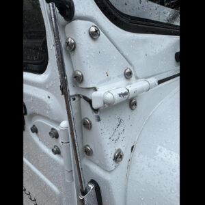 Windscreen hinge screws post 78 each 16 of