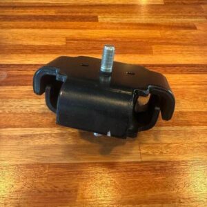 2H Engine mounting front