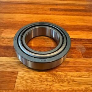 Front axle hub inner bearing