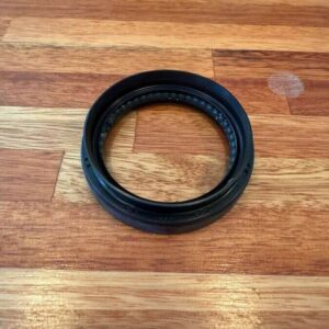 Output seal split case post 80 handbrake to rear diff