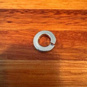 Spring washer free wheel hub